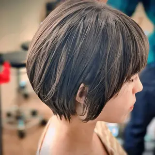 ショート カラー 前田 健太のヘアスタイル