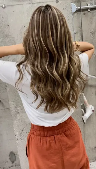 ロング カラー 🌺KANA🇺🇸 海外トレンドヘアのヘアスタイル