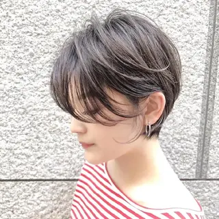 ショート カラー パーマ u hair所属・こばやし ももこのヘアスタイル