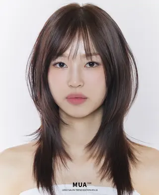 セミロング カラー JUNO韓国ヘア‎ narumi‎🤍のヘアスタイル