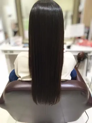 ロング 仁科 友恵のヘアスタイル