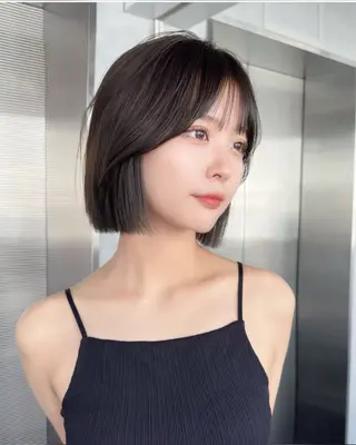 ショート 花井輝 ボブ/ハイトーンのヘアスタイル