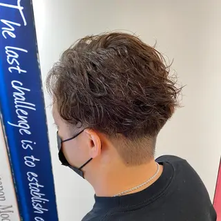 ショート パーマ メンズ 橋本 琉磨のヘアスタイル