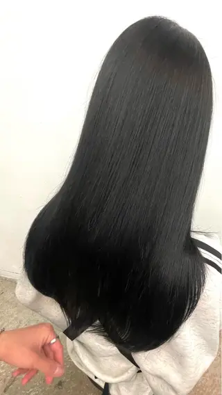 ロング カラー 山口 詩織のヘアスタイル