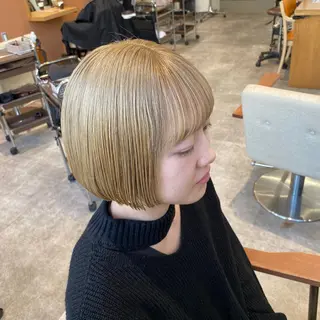 ショート カラー 藤野 凪沙のヘアスタイル
