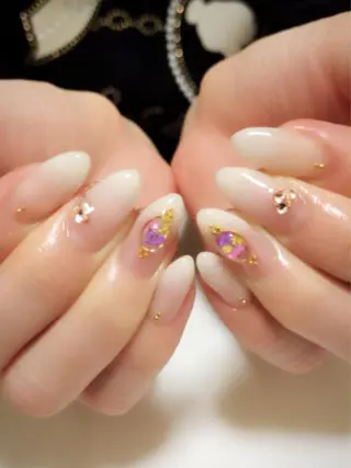 ネイル 木槿所属・吉冨 光恵のネイルデザイン