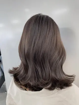 ミディアム カラー ヘアアレンジ ネイル マツエク・マツパ ベージュグレージュ 💕しゅーじ💕のヘアスタイル