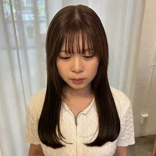 ロング カラー mina / 透明感ベージュカラーのヘアスタイル