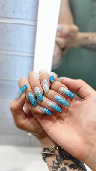 ネイル Revia所属・Revia おおだちあやなのネイルデザイン