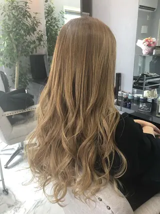 ロング カラー FAVORE 【ファヴォーレ】のヘアスタイル