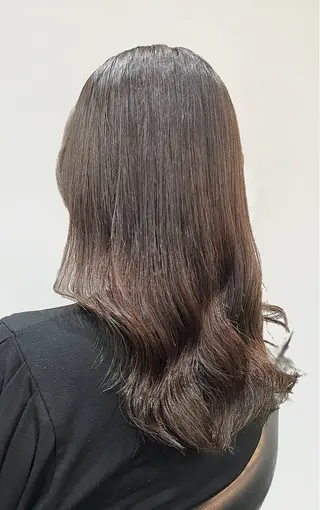 セミロング 髪質改善 ツヤ髪カラー✴︎髙井のヘアスタイル