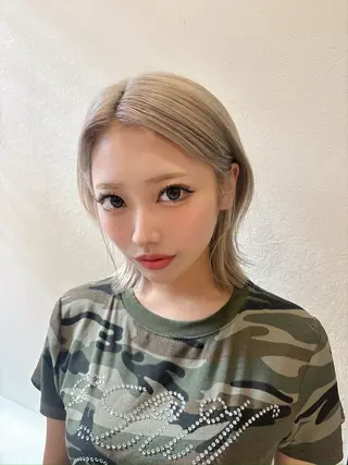 ミディアム 似合わせカット✂️✖ 地毛風縮毛矯正のヘアスタイル