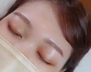 メンズ アイブロウ NAZ eyelash&eyebrow by medical salon所属・NAZ 表参道 Tomokoのマツエク・マツパデザイン