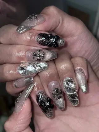 ネイル NES NAIL所属・さゆり￤推しキャラ ￤ロングネイル🩷のネイルデザイン