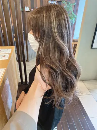 セミロング カラー 具志 正太のヘアスタイル