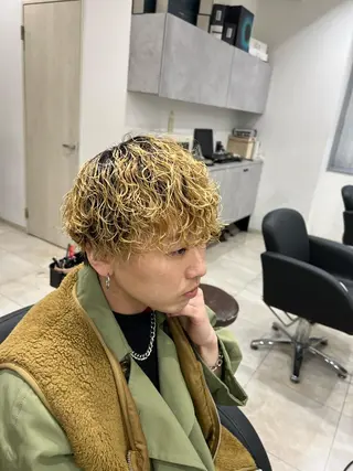 カラー パーマ メンズ 伊藤 海のヘアスタイル