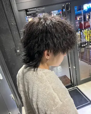 ミディアム パーマ メンズ 難波/メンズウルフ・ フェザーパーマ鶴田文のヘアスタイル