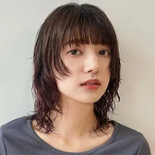 ミディアム パーマ あやめ【顔まわり/レ イヤー/柔らかカラ】のヘアスタイル