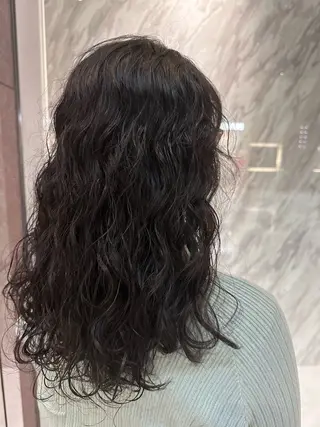 ロング パーマ コルソケーツー　梅田茶屋町(corso k-two)所属・三村 さゆみのヘアスタイル