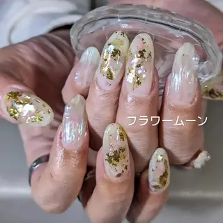 ネイル フラワー ムーンのネイルデザイン