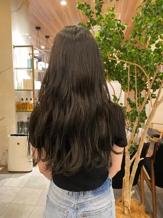 ロング カラー ヘアアレンジ 穂乃香 ショートパーマ☘️のヘアスタイル