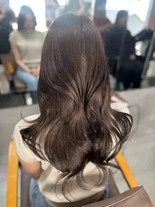 ロング maya レイヤーカットのヘアスタイル