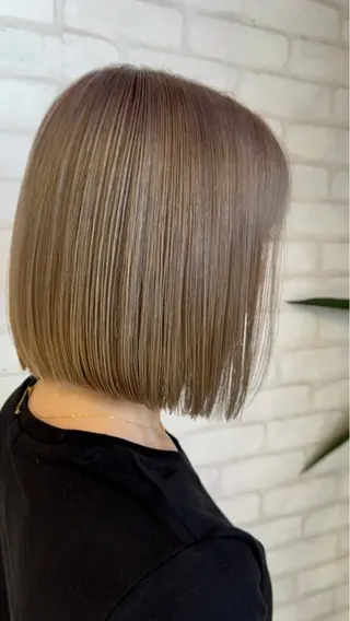 ショート カラー vis fleur 日暮里所属・早坂 紅葉のヘアスタイル