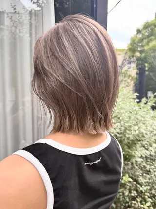 ショート カラー Toiro所属・ハイトーン/艶カラー /髪質改善/近澤✂︎のヘアスタイル