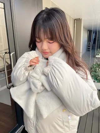 セミロング カラー ヘアアレンジ mika｜ブルーカラ ー｜ハイトーンカラーのヘアスタイル