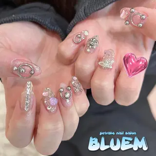 ネイル BLUEM なな🐶のネイルデザイン