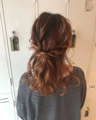セミロング ヘアアレンジ 林 瑠夏のヘアスタイル