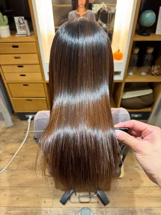 セミロング afloatkobe所属・美髪/髪質改善 川口凌弥のヘアスタイル