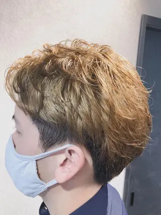 ショート カラー パーマ メンズ 宮下 弦也のヘアスタイル