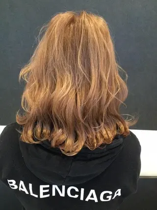 カラー ブリーチ/ヘアケア/ 艶髪/イギチハルのヘアスタイル