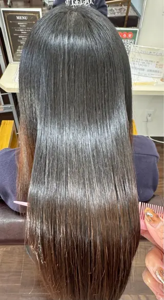 ミディアム 安井 友紀子のヘアスタイル