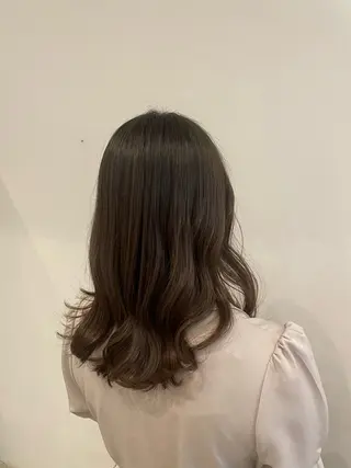 セミロング ブリーチカラー/ 細川はるかのヘアスタイル