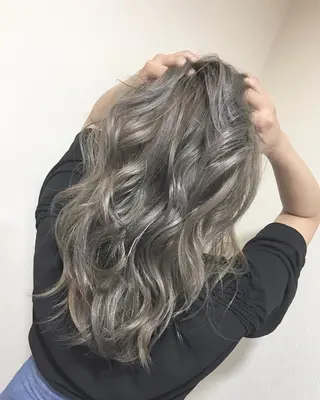 ロング ヤマグチ ヒカルのヘアスタイル