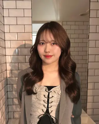 ロング カラー こだわりハイトーン/ ケアブリーチ/岸のヘアスタイル