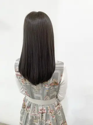 ロング カラー 乳井 悠香のヘアスタイル