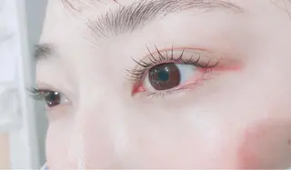 マツエク・マツパ laera 佐藤のヘアスタイル