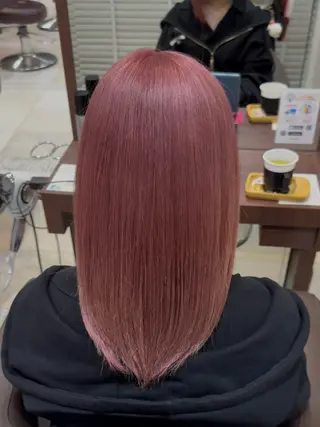 セミロング カラー 池田凛/ ハイトーンカラーのヘアスタイル