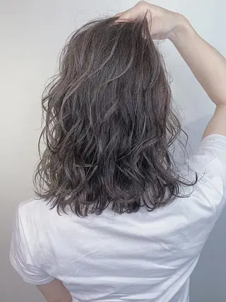 ミディアム カラー _WHITE 天王寺のヘアスタイル