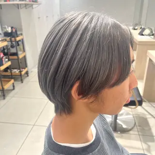 カラー メンズ 巖本 真希のヘアスタイル