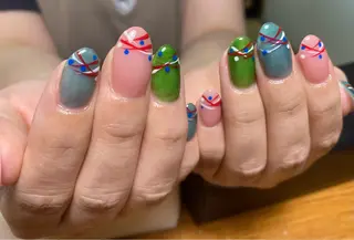 ミディアム ネイルサロンまきの所属・牧野 真都華のネイルデザイン