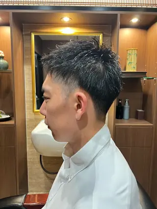 ショート ヒロ銀座バーバーショップ丸の内所属・秋山 琳太のヘアスタイル