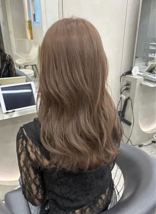セミロング カラー ヘアアレンジ ふみか🎀 ベージュカラーのヘアスタイル