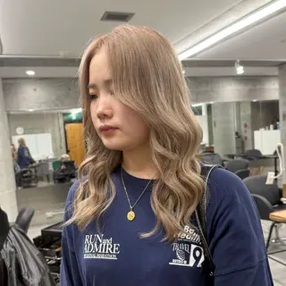 セミロング カラー Welring hair salon所属・Runa/大人 かわいいハイトーンのヘアスタイル