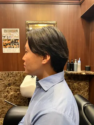セミロング メンズ ヒロ銀座バーバーショップ丸の内所属・秋山 琳太のヘアスタイル