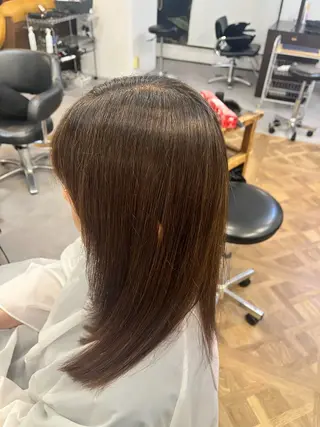 セミロング 黒川 綾音のヘアスタイル