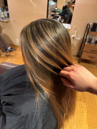 ロング カラー 中野 遥のヘアスタイル
